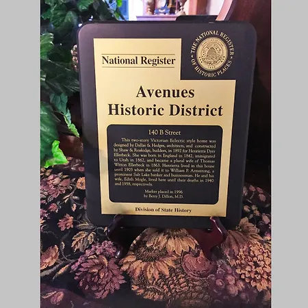 Historic Ellerbeck Mansion Bed & Breakfast-3